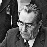 Leonid Brejnev signe l'acte final de la conf&eacute;rence d'Helsinki (1975)