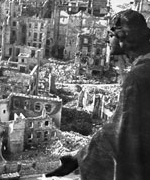 Dresde apr&egrave;s le bombardement du 14 f&eacute;vrier 1945