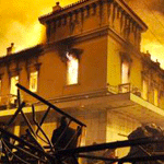 &eacute;meute devant le Parlement d'Ath&egrave;ne en 2012 (DR)