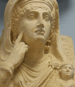 Repr&eacute;sentation f&eacute;minine (IIIe si&egrave;cle, mus&eacute;e de Palmyre, Syrie), photo : G&eacute;rard Gr&eacute;gor, 2009