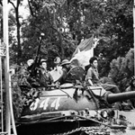 Les chars vietminh et nord-vietnamiens entrent dans Saigon (DR)