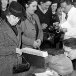 Bureau de vote en avril 1945 (DR)