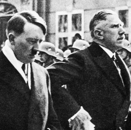 Présidentielle 2027: Le Pen-Hitler et Macron-von Papen : des rapprochements hasardeux