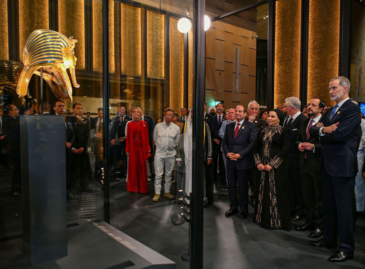 Inauguration du Grand Egyptian Museum en présence du président Sissi, le 1er novembre 2025 ; agrandissement : spectacle lors de l'inauguration 