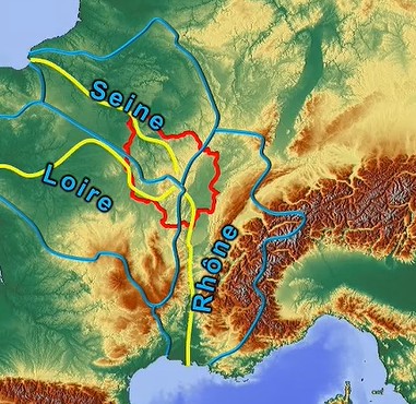 Les quatre départements de la Bourgogne actuelle ont une position de pivot au point de partage de trois grands bassins fluviaux