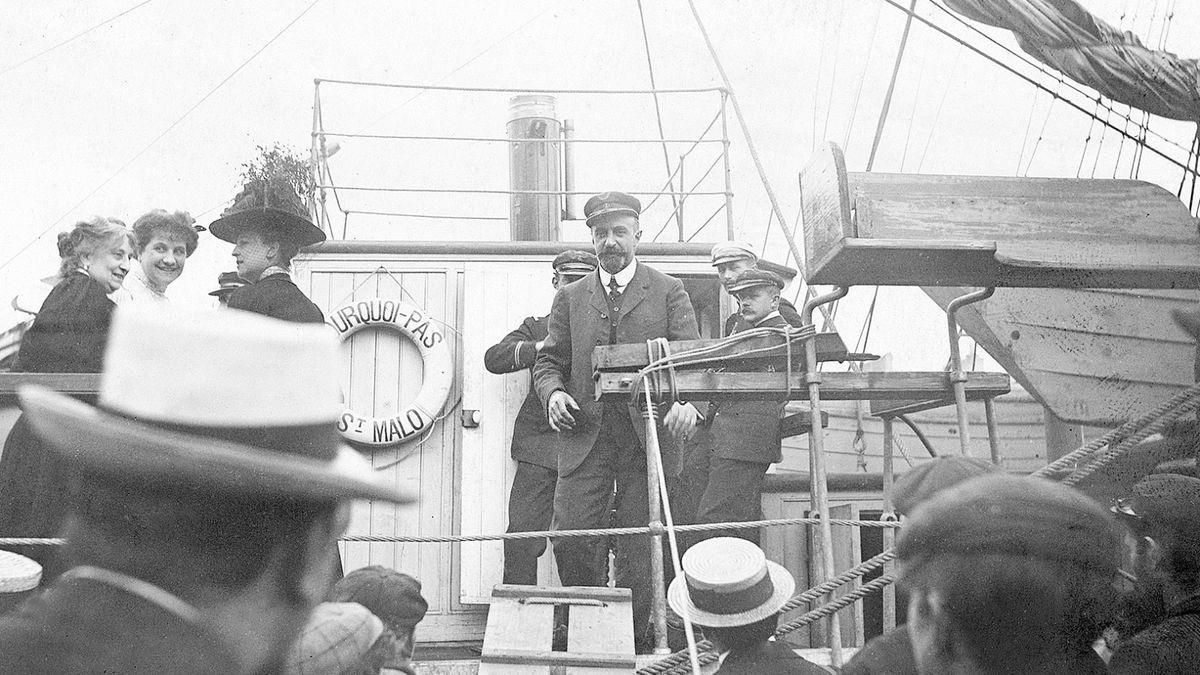 Le commandant Charcot sur son Pourquoi Pas? III 