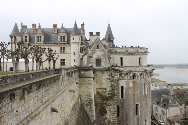 Château d'Amboise, résidence royale, XVe siècle, classé MH, Amboise, Indre-et-Loire. L'agrandissement montre le château de Chenonceau, XVe siècle, classé MH, Chenonceaux, Indre-et-Loire. (cliquer pour agrandir l'image) Château d'Amboise, résidence royale, XVe siècle, classé MH, Amboise, Indre-et-Loire. L'agrandissement montre le château de Chenonceau, XVe siècle, classé MH, Chenonceaux, Indre-et-Loire.