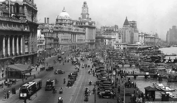 Photographie anonyme de la concession française sur le Bund de Shanghai, 1934.