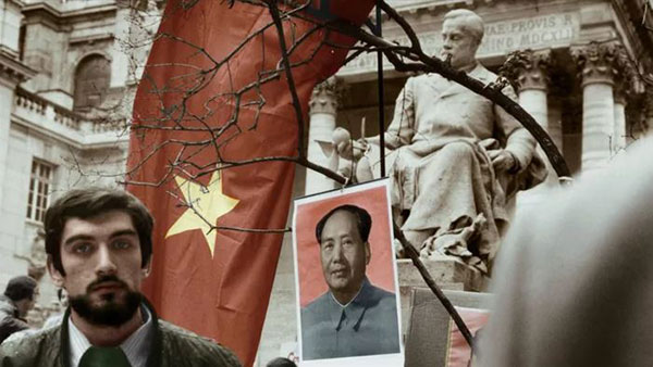 Manifestation dans la cour de la Sorbonne en mai 1968.