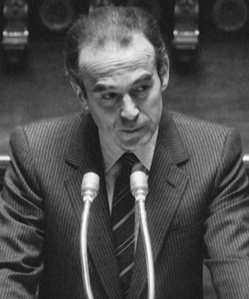 Robert Badinter présente son projet de loi à l?Assemblée nationale, le 17 septembre 1981.