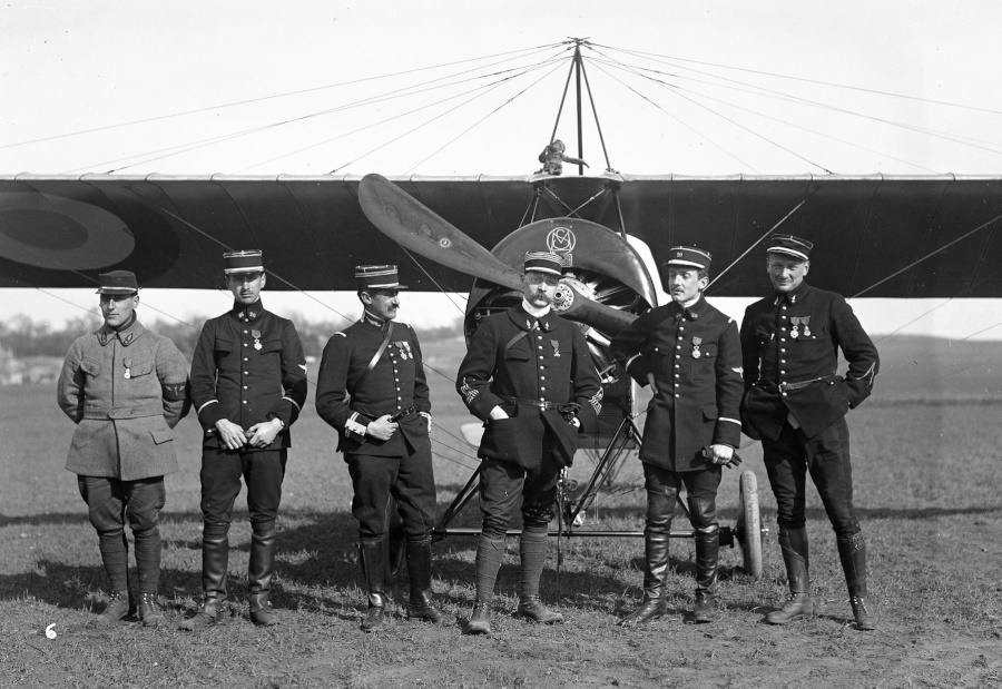 De gauche à droite, de Rose, de Bernis, Navarre, Pelletier, Chambe, Jacottet (1915)