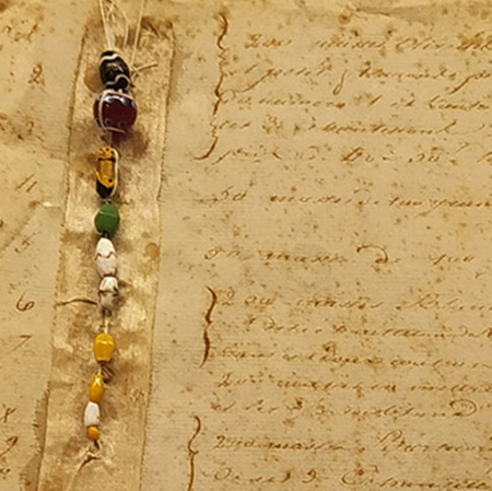 &Eacute;chantillon de perles (olivettes, balicornes, blancs de neige), ordonn&eacute; &agrave; J. & T. Marsesik, Amsterdam, 30 septembre 1786. (&copy; Honfleur, mus&eacute;e de la Marine - SWG)