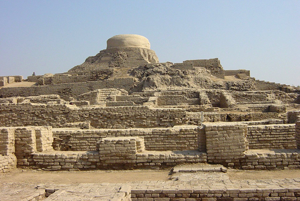 Ruines archéologiques de Mohenjo Daro au Pakistan. Agrandissement : le Roi-Prêtre de Mohenjo-daro.
