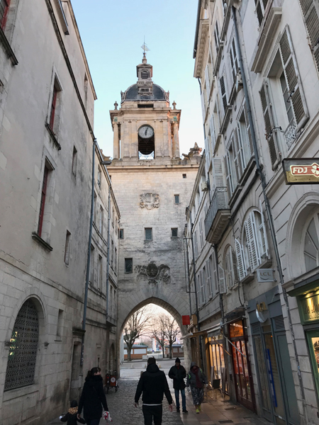 La porte de la Grosse Horloge, aujourd'hui à La Rochelle
