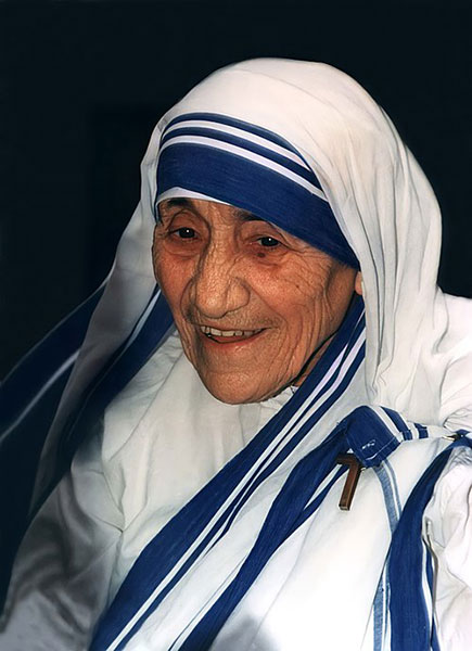 M&egrave;re Teresa photographi&eacute;e dans l'&eacute;glise Sainte Aloysius &agrave; Washington, le 10 juin 1995.