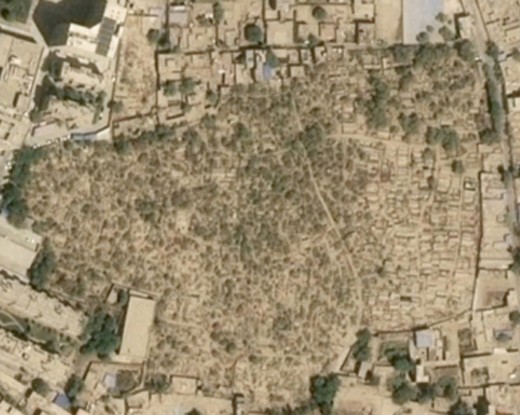 Vue a&eacute;rienne montrant la destruction d'un cimeti&egrave;re, Euronews.