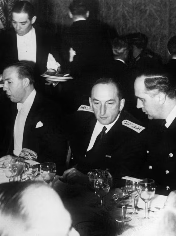 RÃ©ception en 1941 Ã  l'ambassade d'Allemagne Ã  Paris