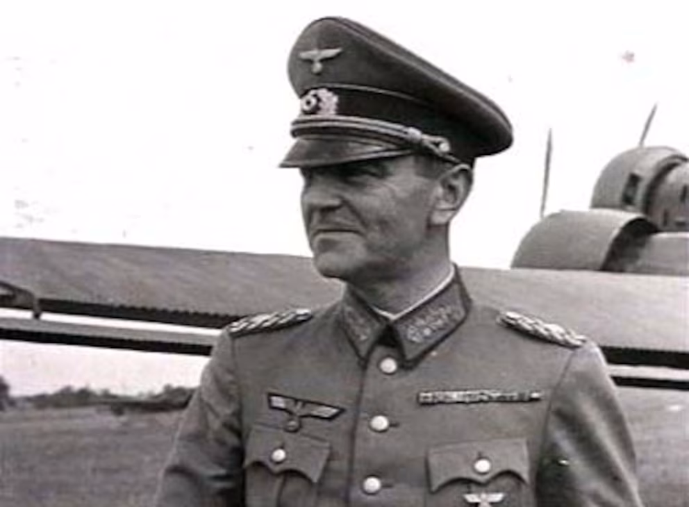 Feld-maréchal Friedrich Paulus (23 septembre 1890, Guxhagen ; 1?? février 1957, Dresde)