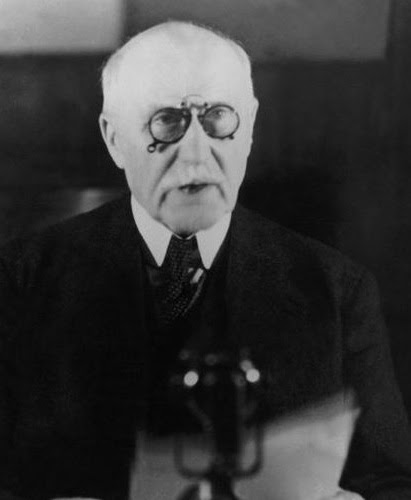 Le maréchal Pétain s'adresse aux Français le 17 juin 1940