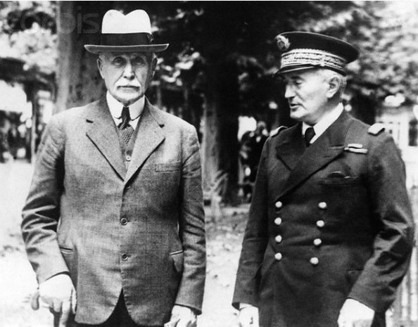 Le maréchal Pétain et l'amiral Darlan en 1940