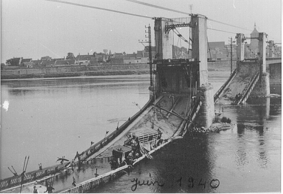 Pont détruit sur la Loire en 1940