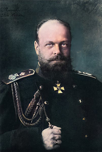 Alexandre III par Nadar, avant 1896 (version colorisée). Agrandissement : Alexandre III par Dmitriev-Orenbourgski, 1896, musée historique d'État de Moscou.