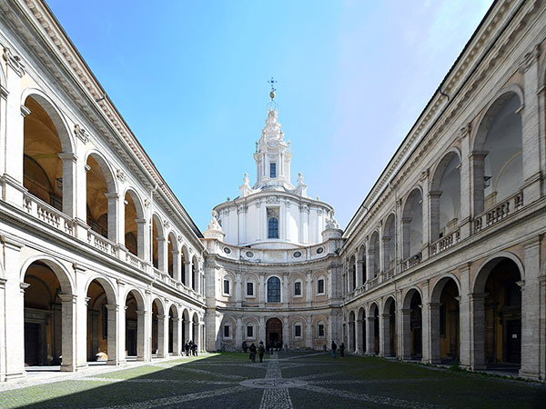 Église Sant?Ivo alla Sapienza et sa coupole.