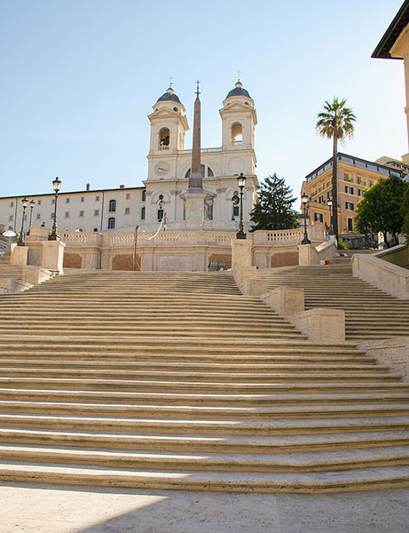 Escalier de la Trinité des Monts en haut de la Piazza di Spagna.