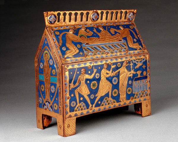 Ch&acirc;sse. L?assassinat et l?ensevelissement de Thomas Becket, 1180-1190. Cuivre champlev&eacute;, grav&eacute;, &eacute;maill&eacute; et dor&eacute;. Mus&eacute;e du Louvre. (&copy; RMN-GP / D. Arnaudet). Agrandissement : Coffret en plomb qui contenait le c?ur de Richard. Il porte l?inscription suivante sur le couvercle&nbsp;: &laquo;&nbsp;? HIC&nbsp;: JACET&nbsp;: COR&nbsp;: RICARDI&nbsp;: REGIS&nbsp;: ANGLORUM&nbsp;&raquo; (Ici repose le c?ur de Richard, roi des Anglais). (&copy; SWG)