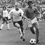 Johan Cruijff, nÃ© le 25 avril 1947 Ã&nbsp; Amsterdam et mort le 24 mars 2016 Ã&nbsp; Barcelone.