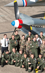 Un Rafale et un Yak pour le 70e anniversaire du Normandie-Niemen sur la base de Mont-de-Marsan, le 14 septembre 2012 (Archives Yves Donjon)